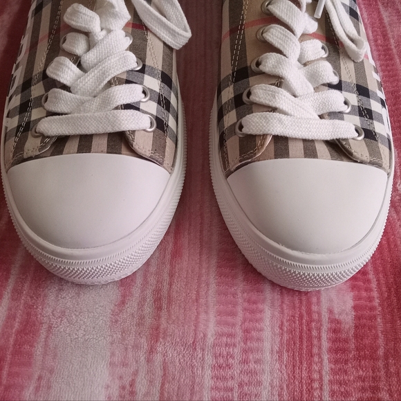 Burberry woman's shoes - Picture 8 of 16